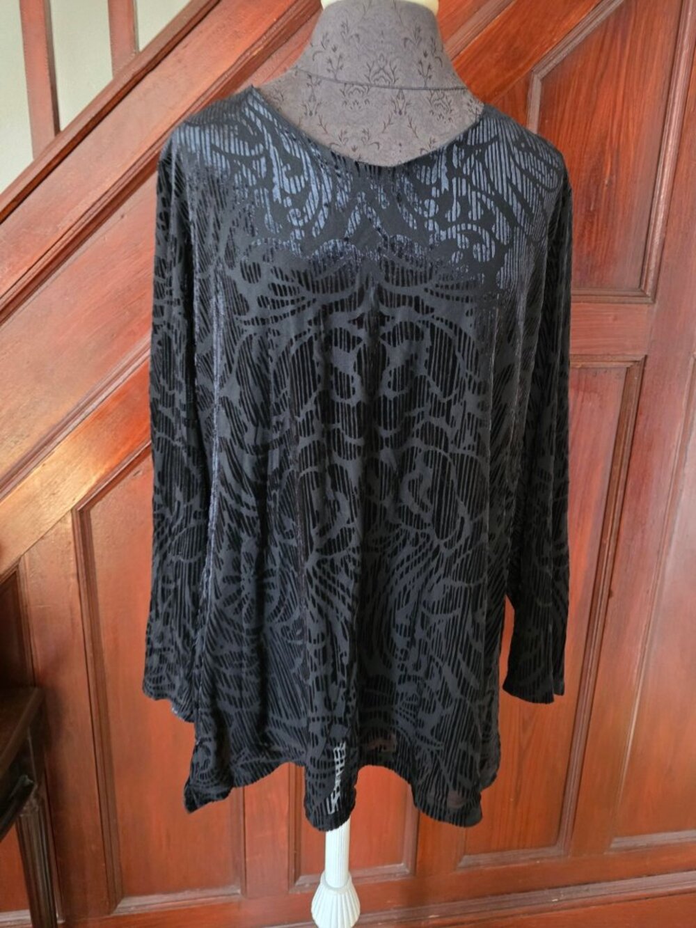 Susan Graver Black Burnout Velvet Tunic Top 2X Long Sleeve Lightweight Boho Chic